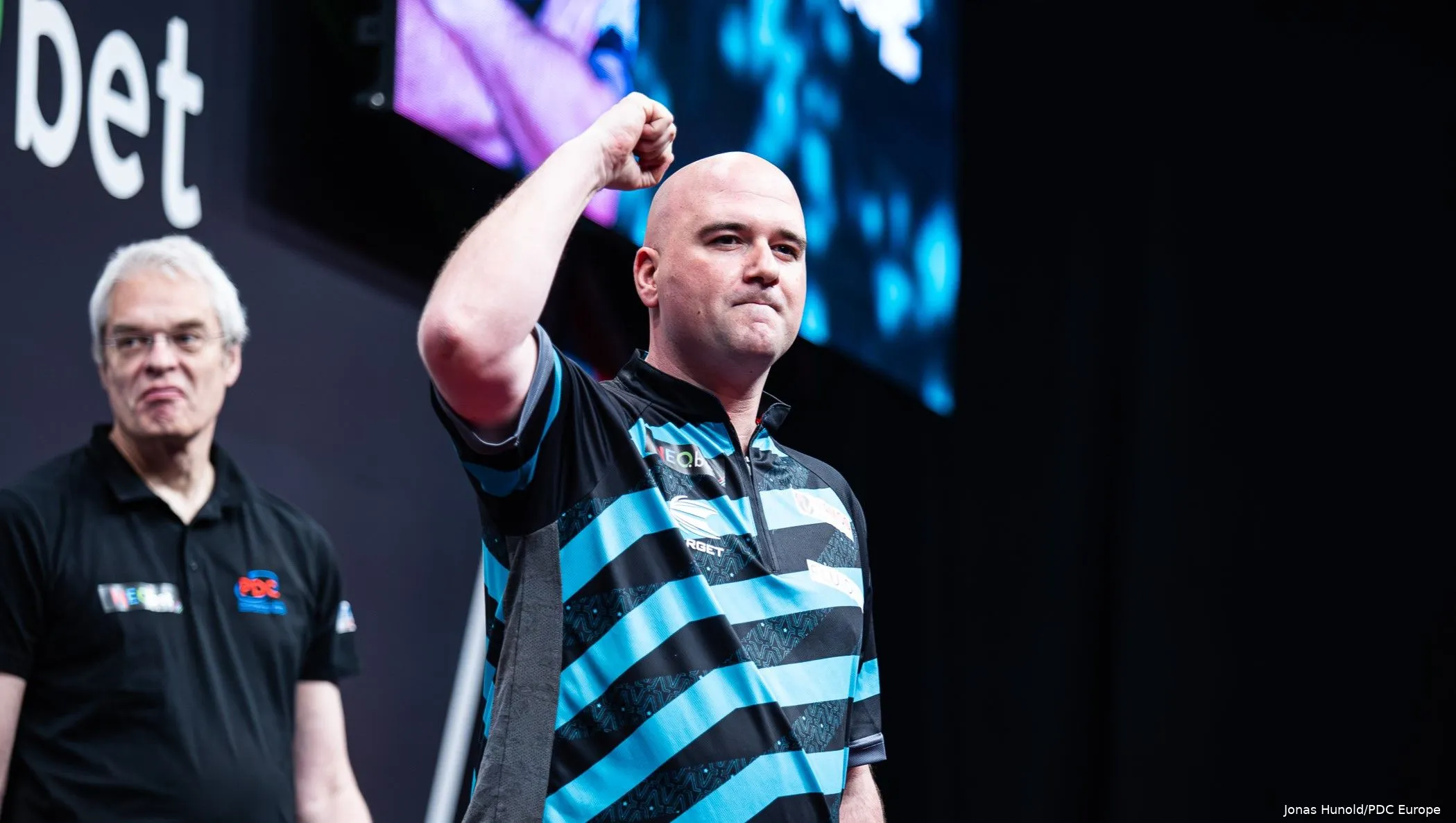 Rob Cross und Madars Razma vervollständigen die Halbfinalisten der